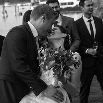 Hochzeitsfotograf Berlin Potsdam Brandenburg – Hochzeitsreportage – Hochzeit -Freie trauung-Bad Saarow – Braut - Kuss